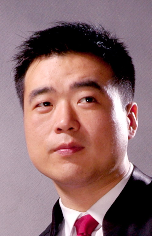 夫妻两人想开一个公司,以谁的名字注册的好? 